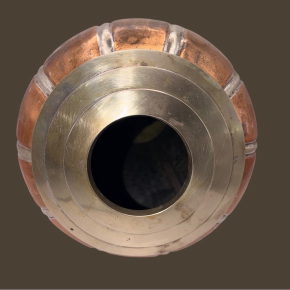 Vintage Maccanah Brass Works 14.5" Hammered Copper Urn / Mantle Vase / Brass Top - Picture 8 of 12